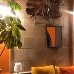 Higos Chumbos, Compartido בית הארחה