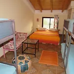 Higos Chumbos, Compartido בית הארחה